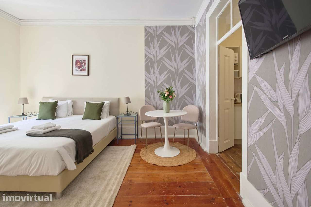 Spacious studio in a 5-bedroom apartment in Rua da Esperança, Lisboa - Grande imagem: 3/47