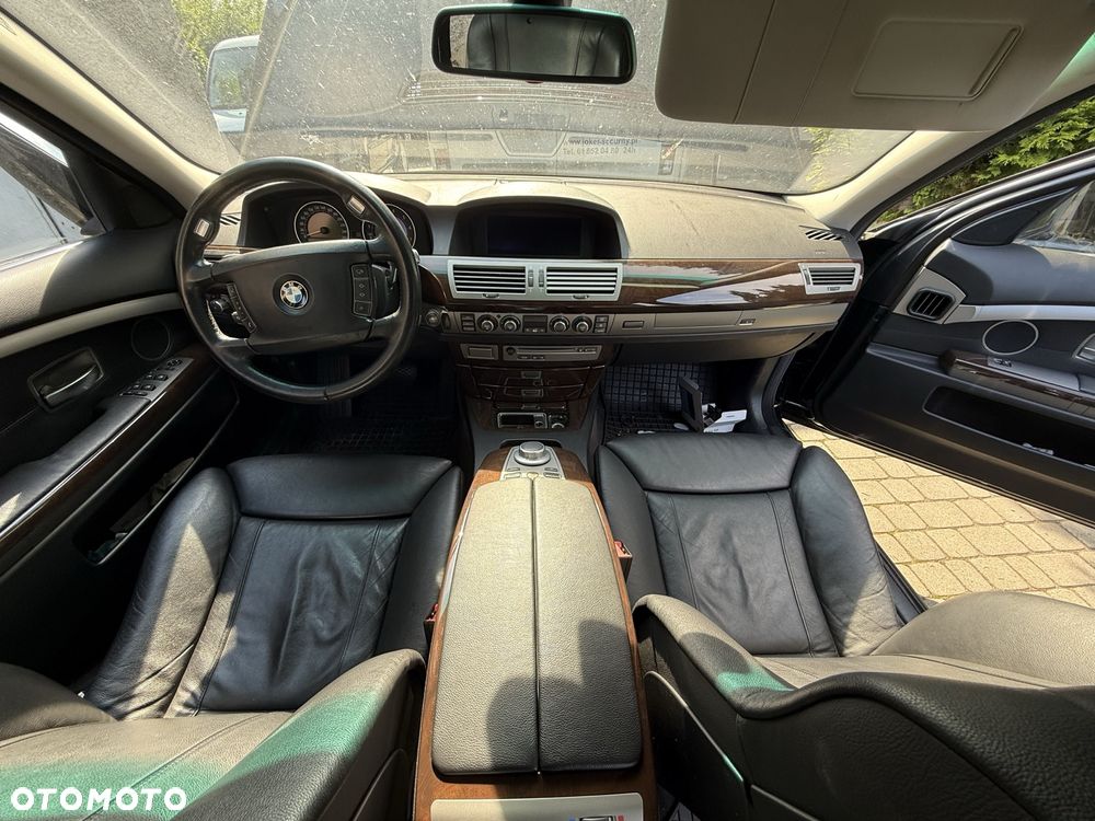 BMW Seria 7 740i - 4