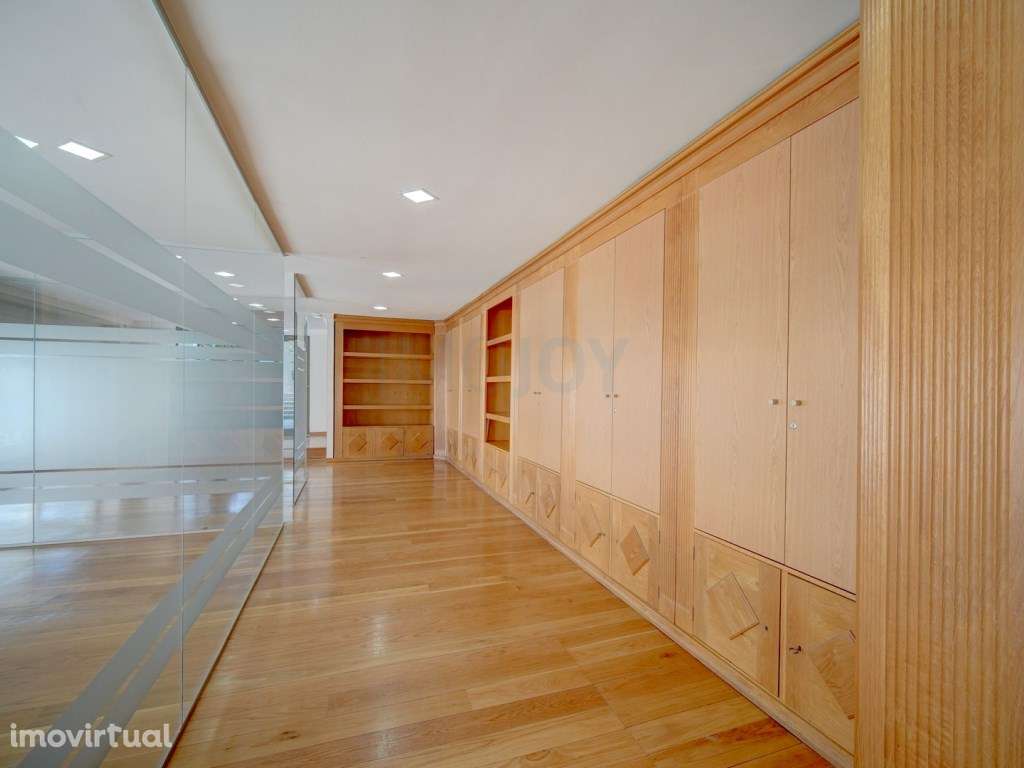 Fantástico Espaço Comercial na Zona Privilegiada de Cascais - Grande imagem: 3/20