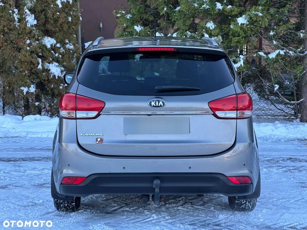 Kia Carens - 17
