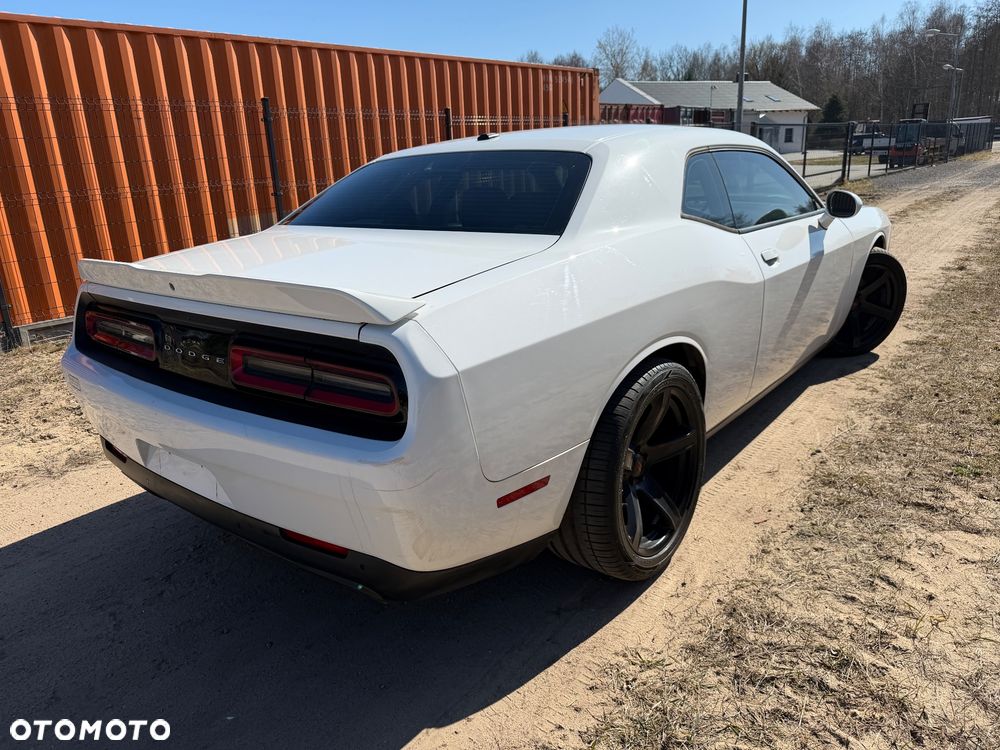 Dodge Challenger - 19