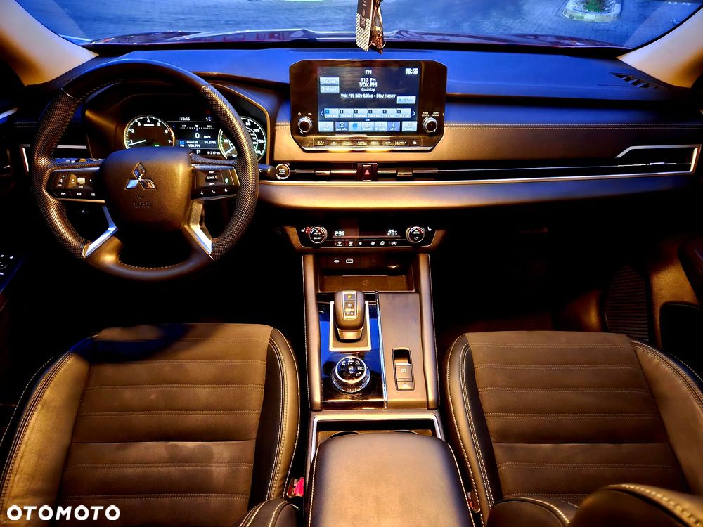 Mitsubishi Outlander - 12