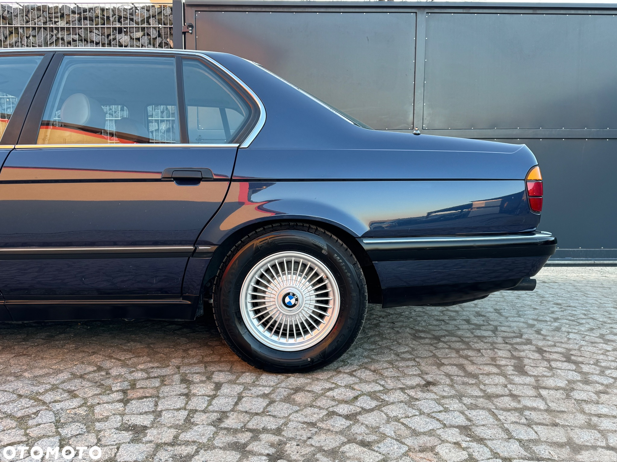 BMW Seria 7 735i - 26