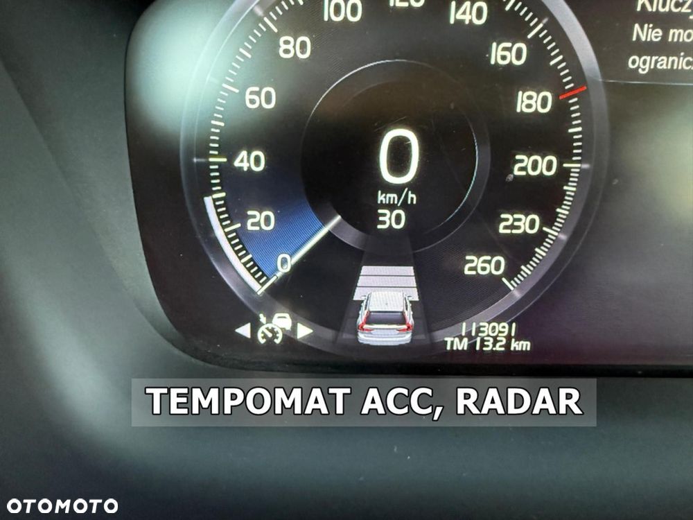 Volvo V90 Cross Country - 24