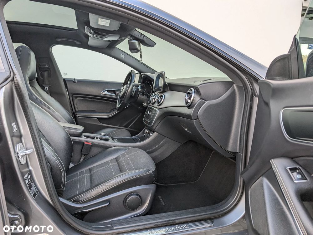 Mercedes-Benz CLA Shooting Brake 220 (CDI) d 7G-DCT Urban - 7