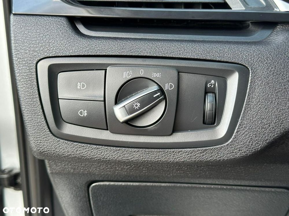 BMW X1 xDrive25i Advantage - 16
