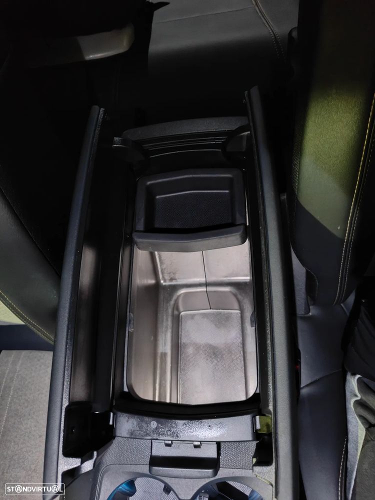 Peugeot 3008 1.6 Hybrid4 GT Line e-EAT8 - 30