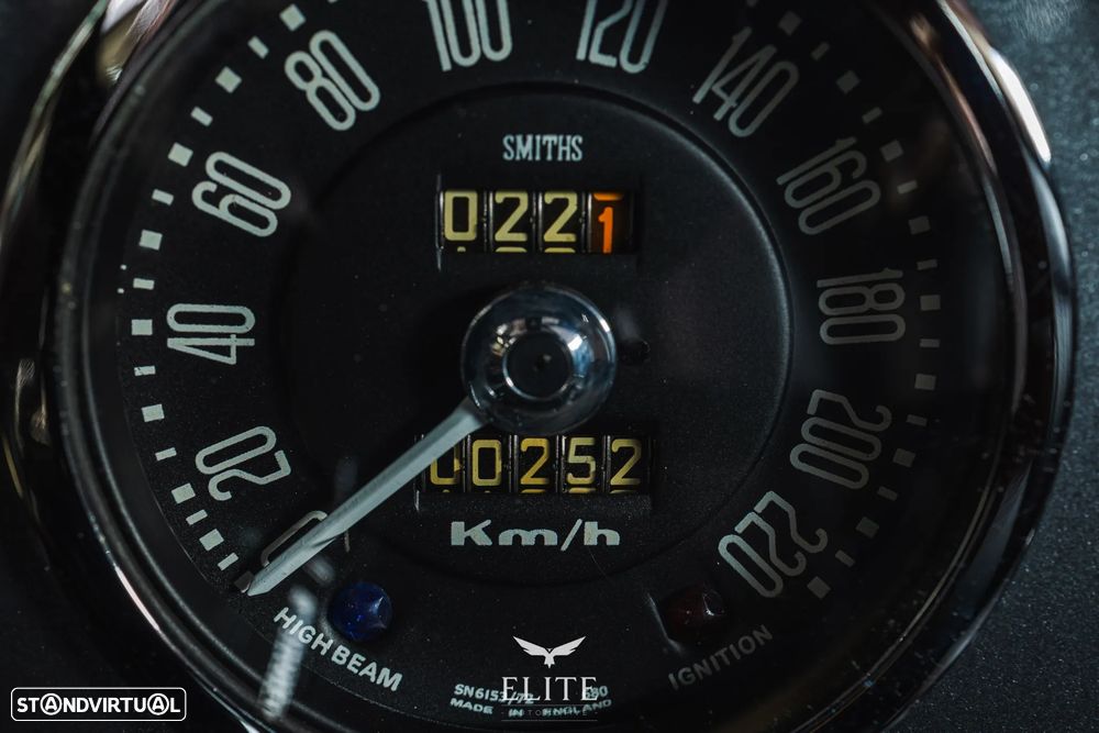 Aston Martin DB5 Coupé - 16