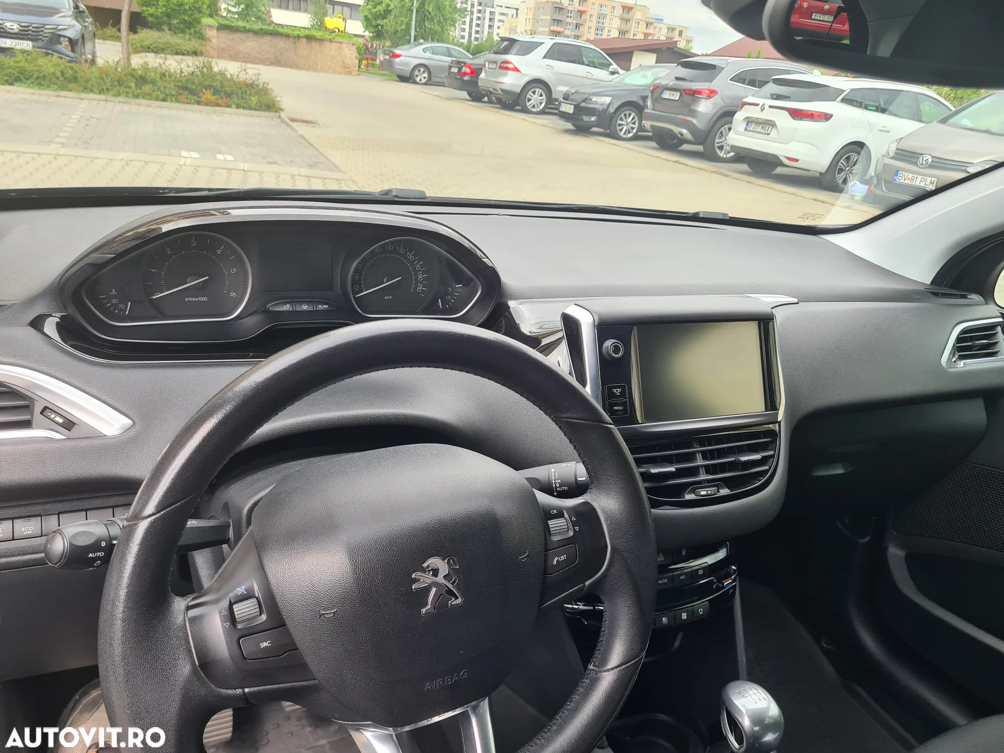 Peugeot 208 1.6 e-HDi FAP STT Allure - 13