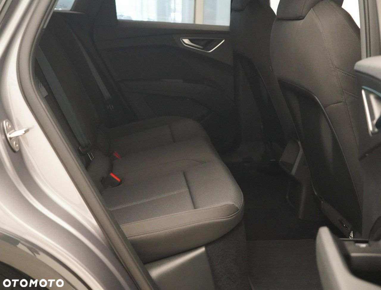 Audi Q4 - 22