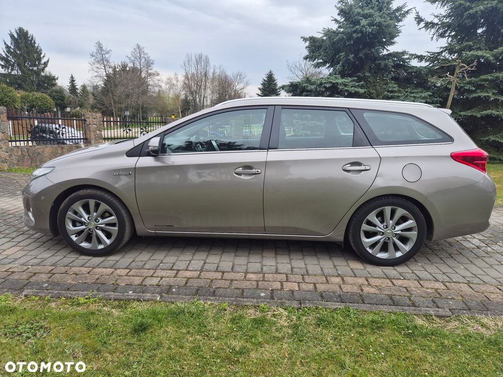 Toyota Auris 1.8 HSD Luna - 4