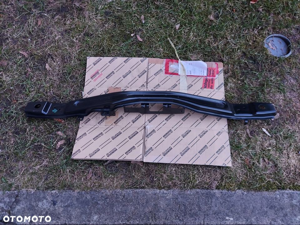 Nissan Navara NP300 14- Pas Wzmocnienie Przód - 1