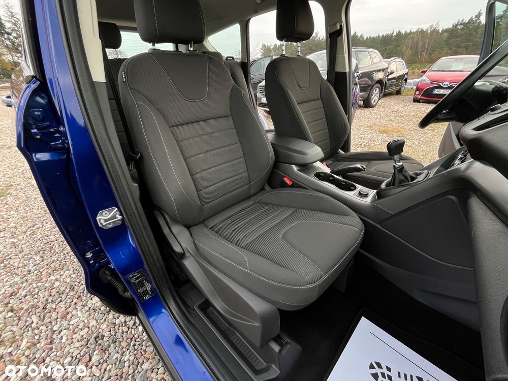 Ford Kuga 1.5 EcoBoost 2x4 Cool & Connect - 16