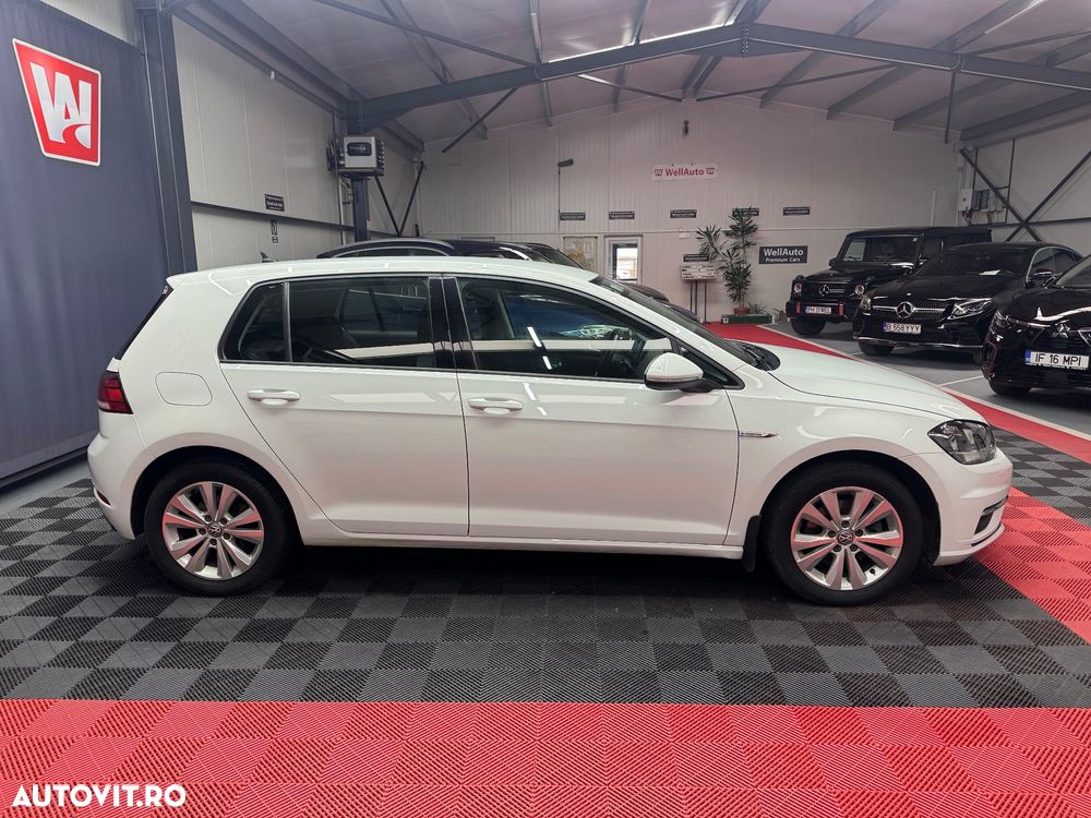 Volkswagen Golf 1.5 TGI BlueMotion DSG Trendline - 4