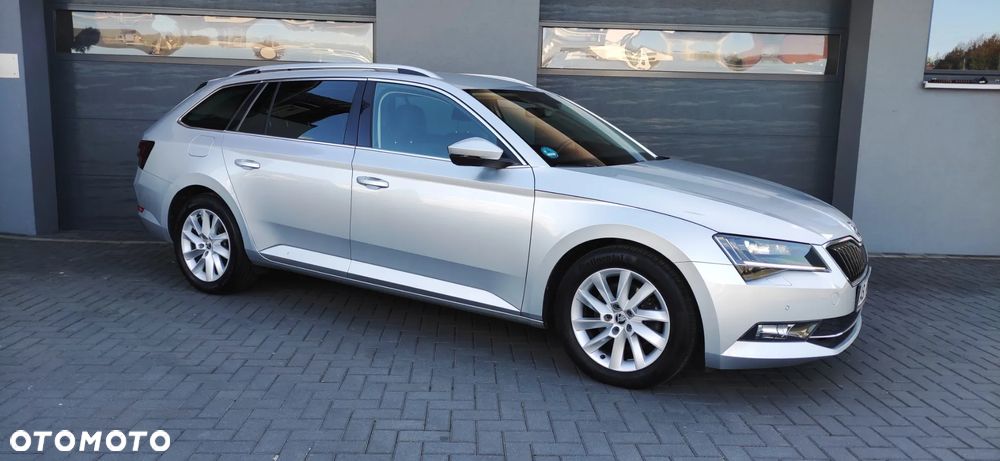 Skoda Superb 2.0 TDI DSG Ambition - 26