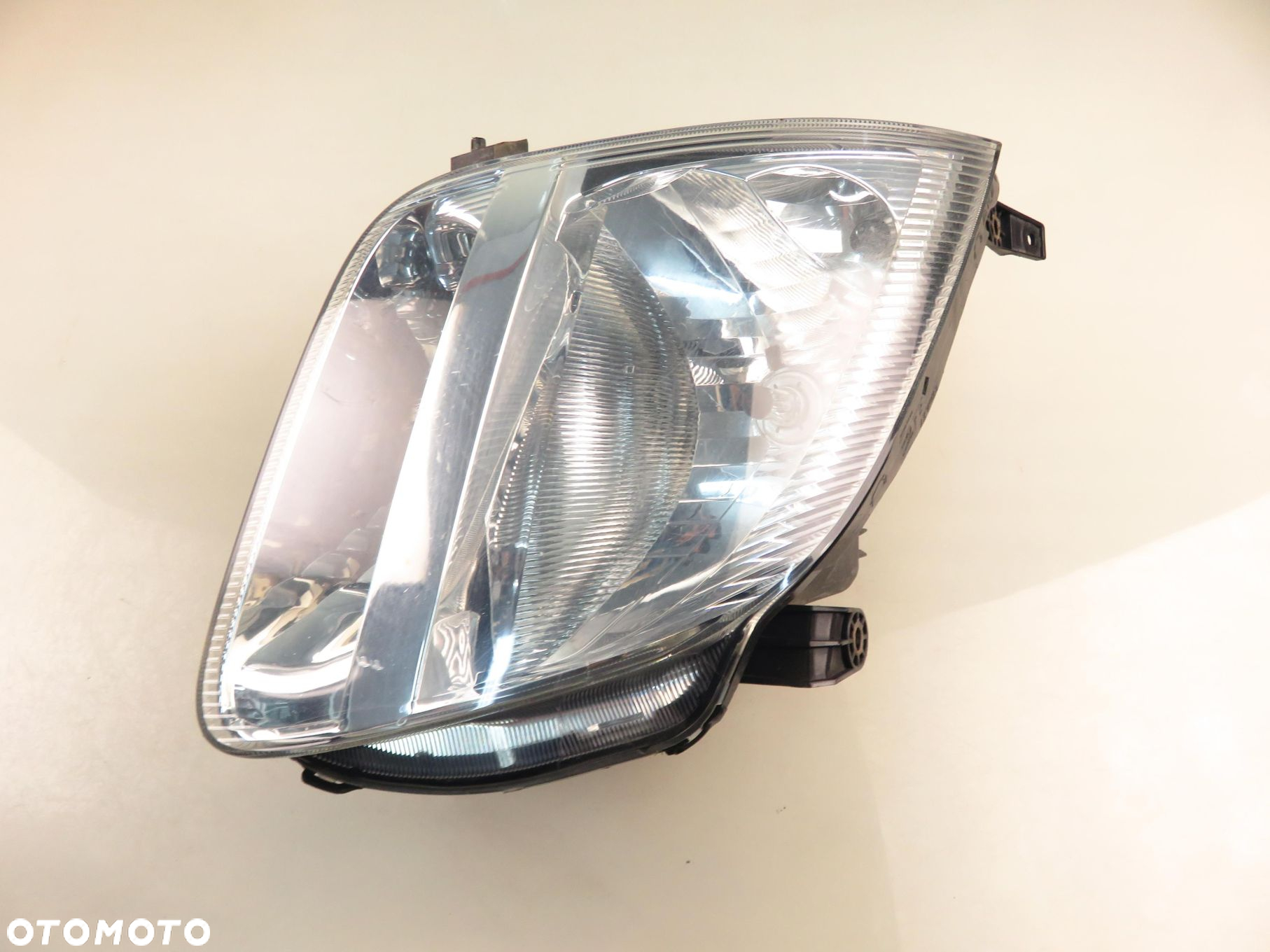 LAMPA PRAWA PRZEDNIA SUBARU JUSTY III (G3X) - 10