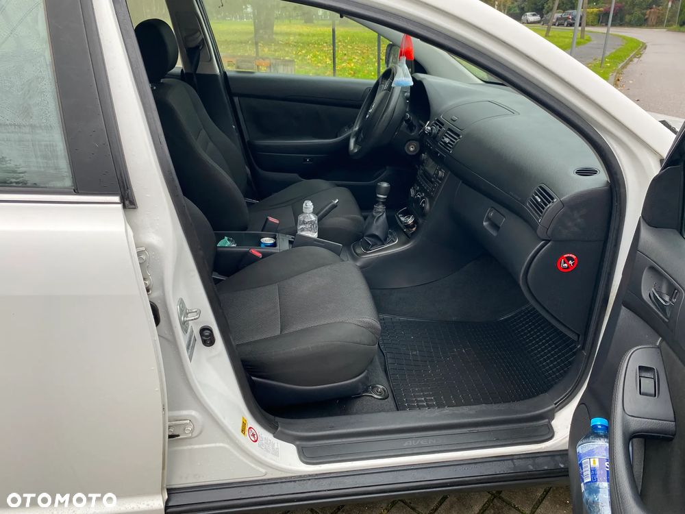 Toyota Avensis - 7