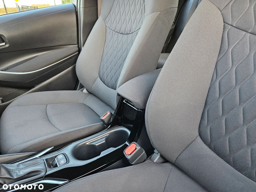Toyota Corolla 1.8 Hybrid Comfort - 28