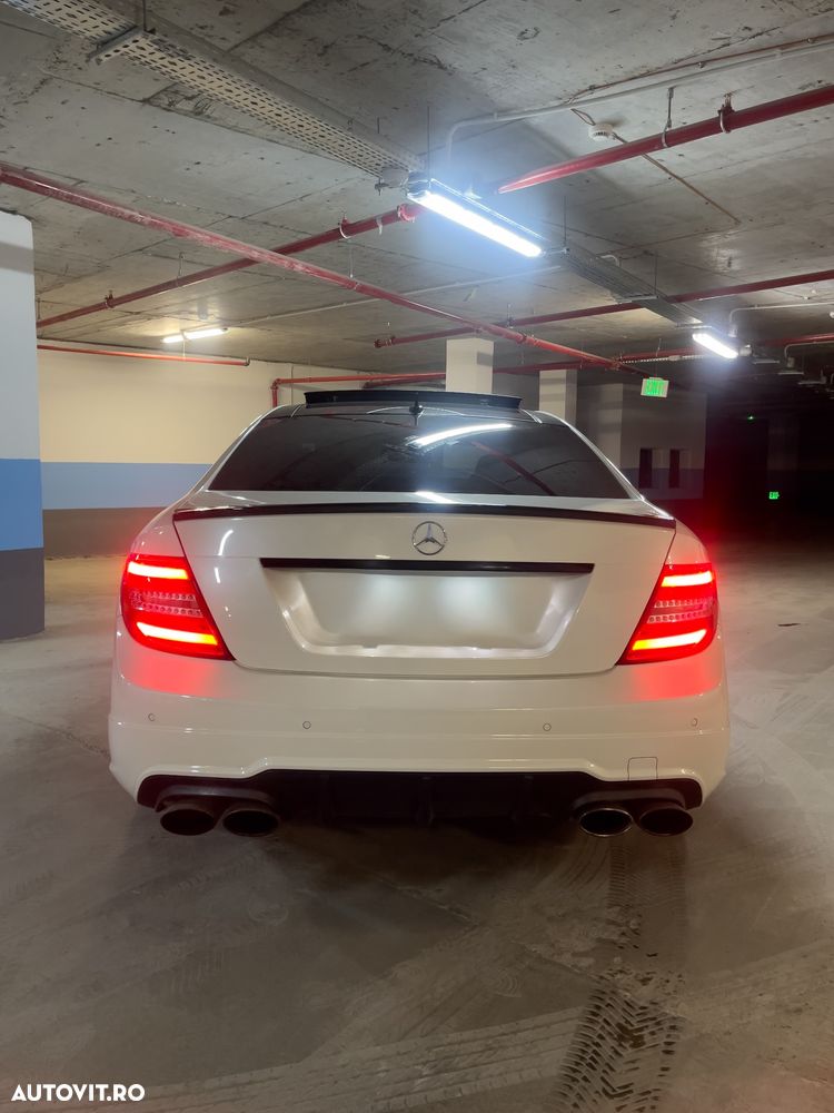 Mercedes-Benz C 250 CGI BlueEFFICIENCY - 4
