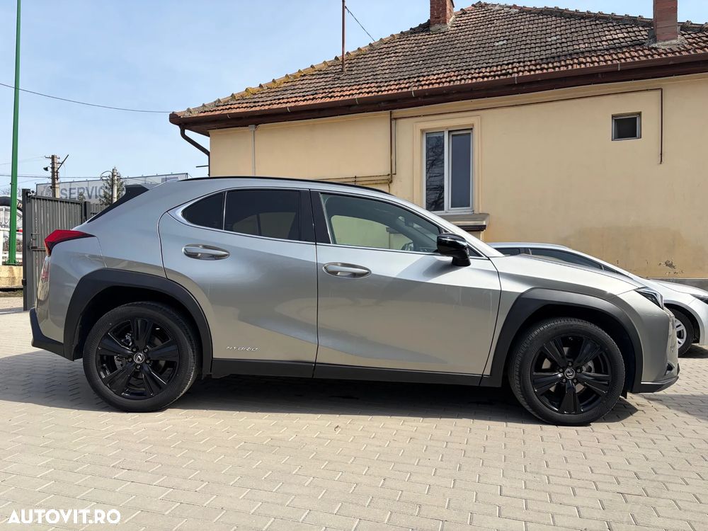 Lexus UX - 8