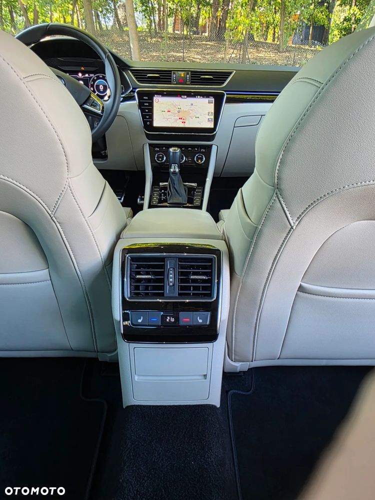 Skoda Superb 2.0 TSI 4x4 L&K DSG - 8