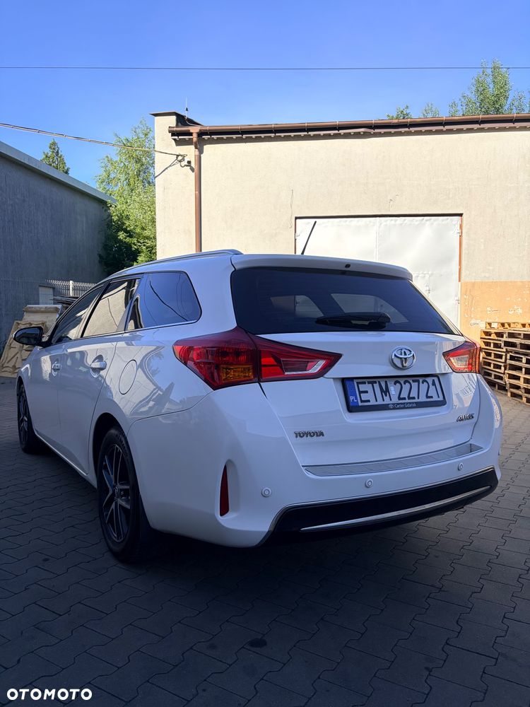 Toyota Auris 1.6 Premium - 2