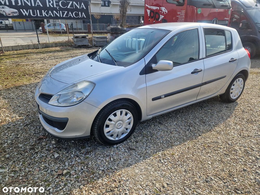 Renault Clio 1.4 16V Emotion - 2