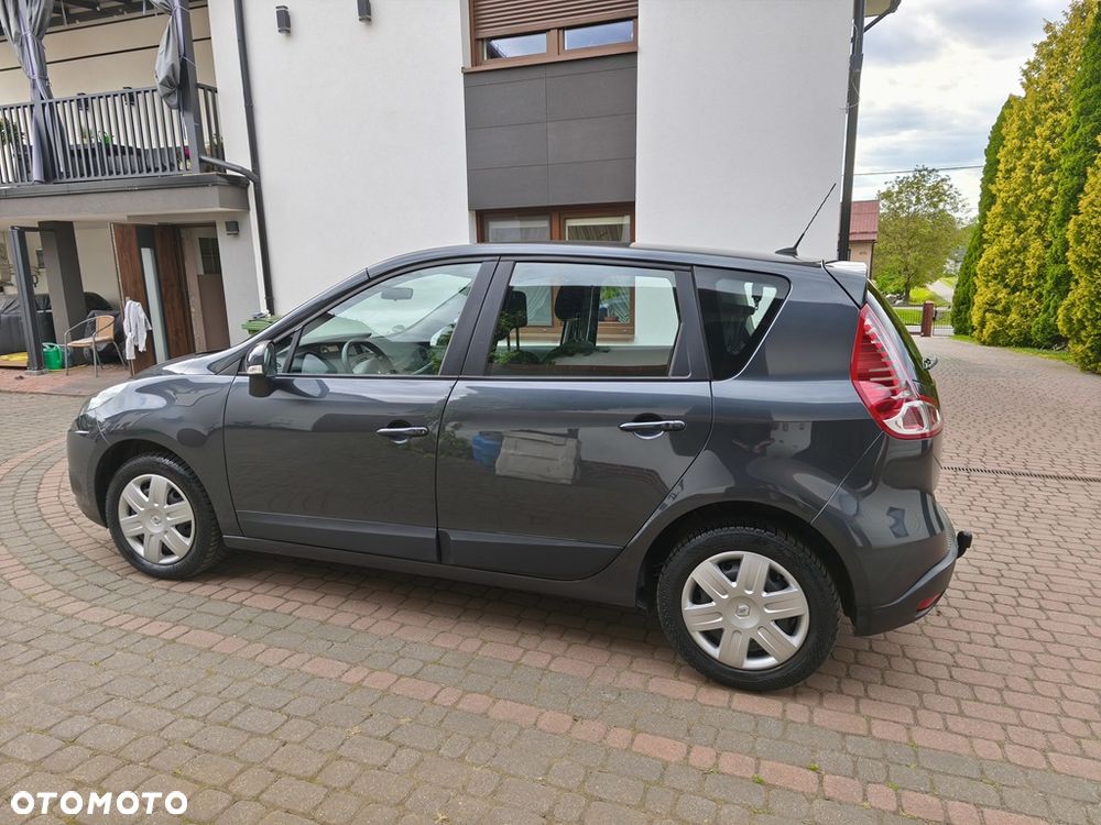 Renault Scenic 1.6 16V 110 TomTom Edition - 16