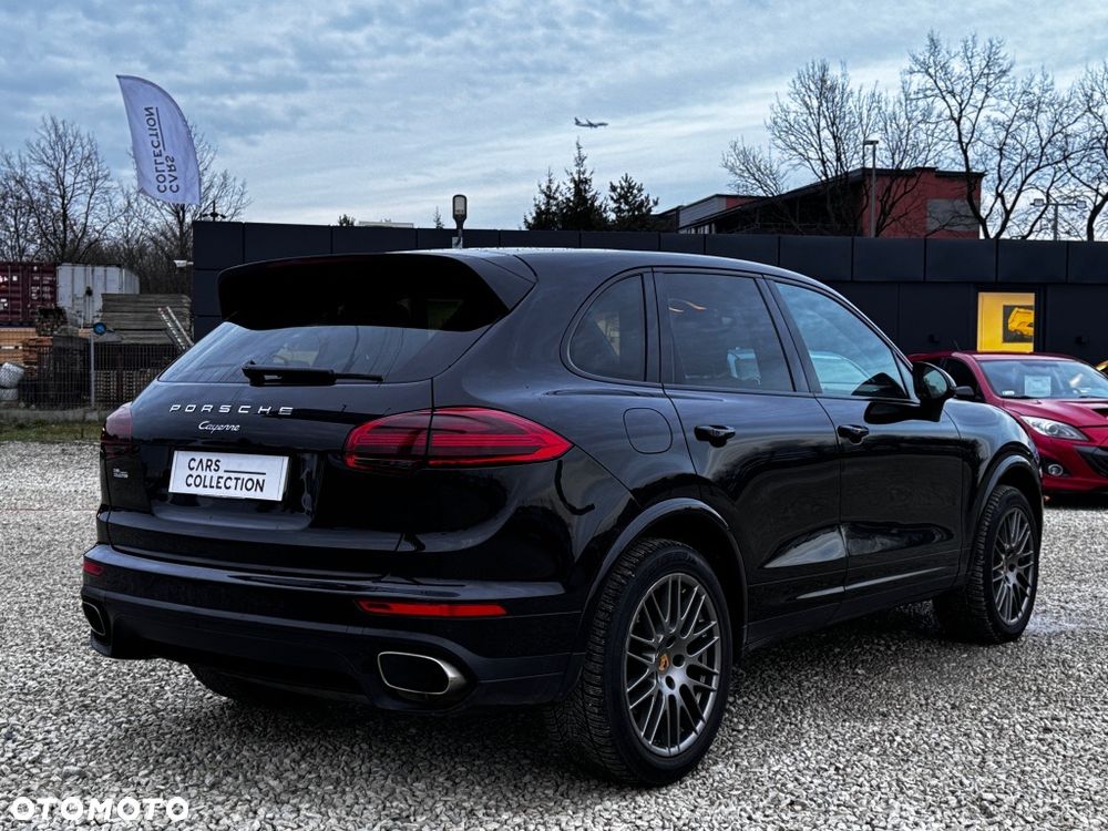 Porsche Cayenne - 4