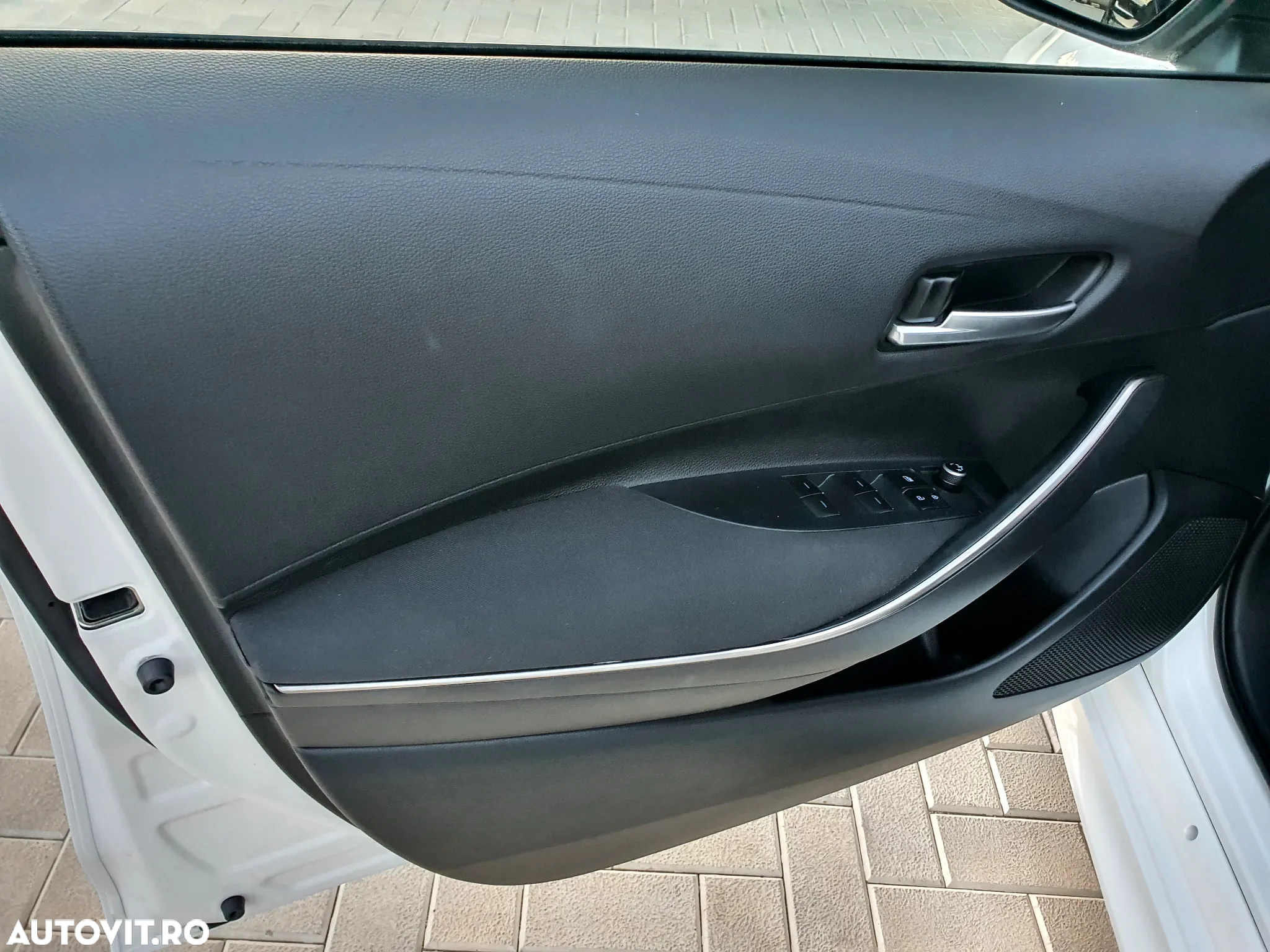 Toyota Corolla 1.8 HSD Dynamic - 16