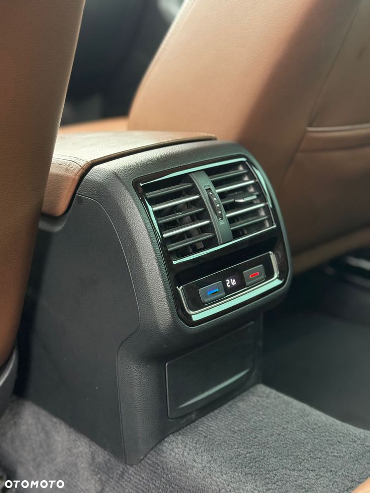 Volkswagen Passat 2.0 TDI (BlueMotion Technology) Highline - 16