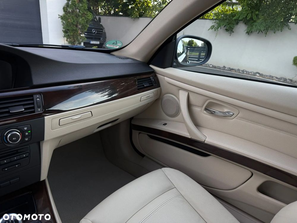 BMW Seria 3 325d Coupe Edition Exclusive - 28