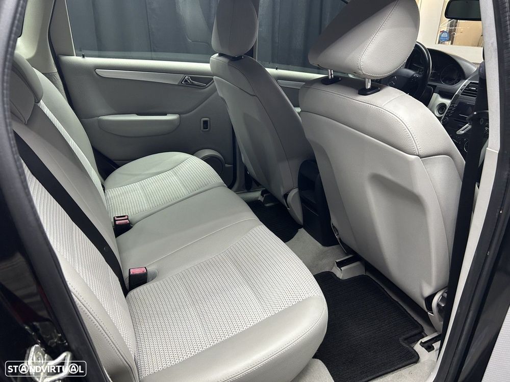 Mercedes-Benz A 150 Avantgarde Automatic - 13