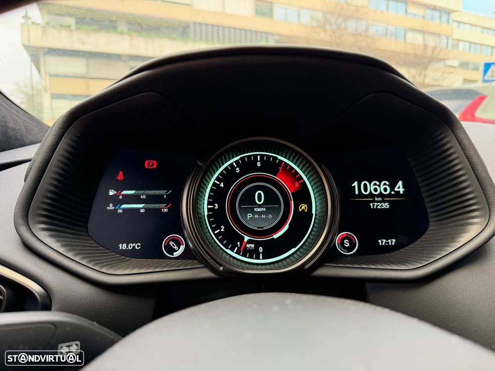 Aston Martin DB11 Coupé V8 Auto - 10