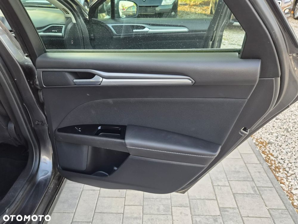Ford Mondeo 1.6 TDCi Ambiente - 26