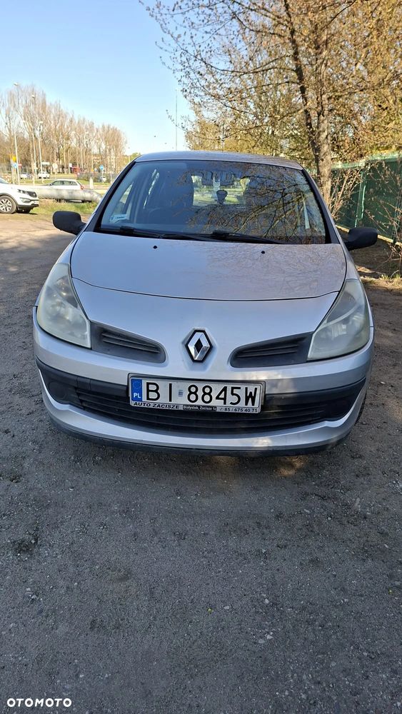 Renault Clio - 26