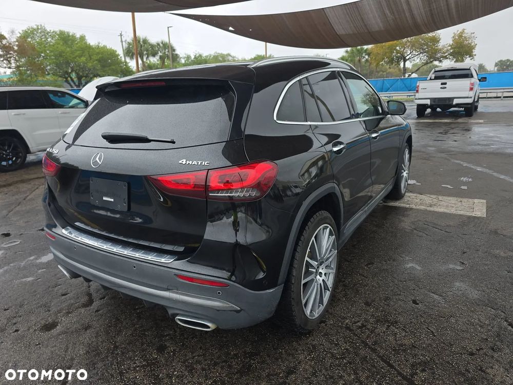 Mercedes-Benz GLA - 6