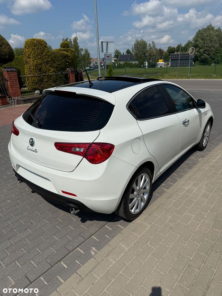 Alfa Romeo Giulietta 2.0 JTDM Distinctive - 4