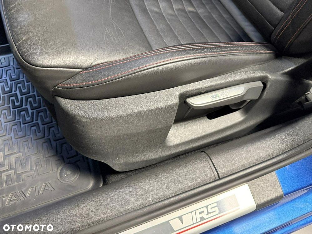 Skoda Octavia 2.0 TSI RS - 24