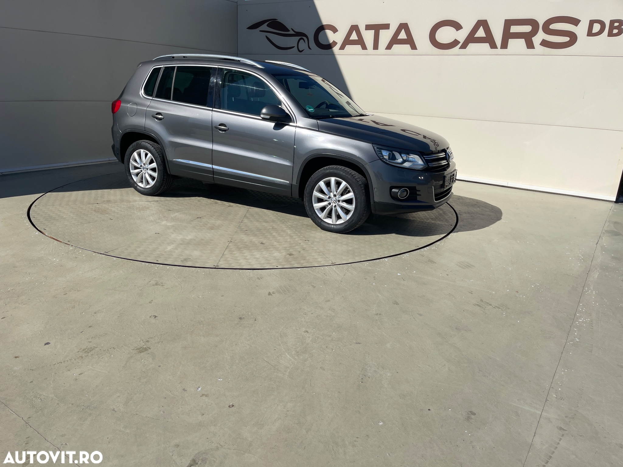 Volkswagen Tiguan 2.0 TDI DPF 4Motion BlueMotion Technology DSG Cup Sport & Style - 20