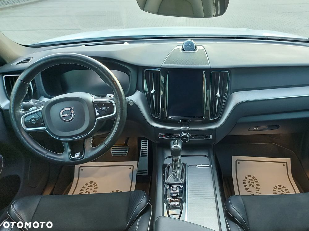 Volvo XC 60 T6 AWD R-Design - 28