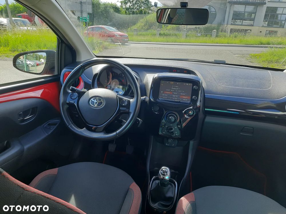Toyota Aygo x-play touch - 19