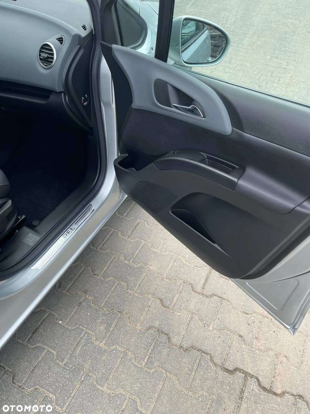 Opel Meriva - 9