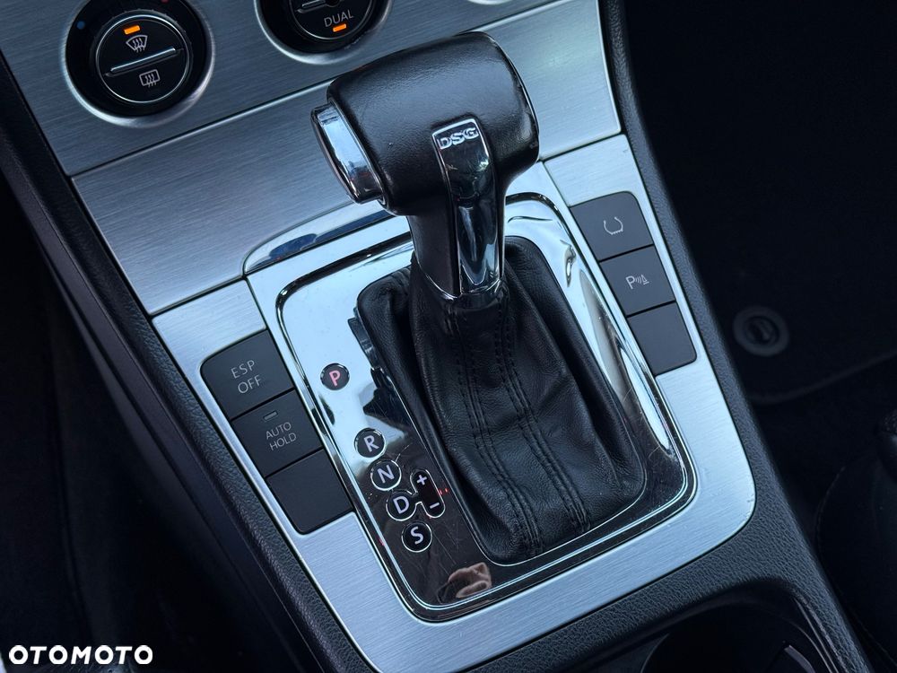 Volkswagen Passat - 22