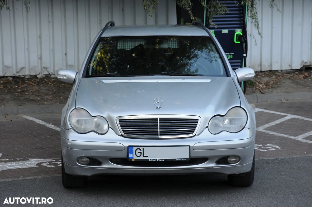 Mercedes-Benz C - 12