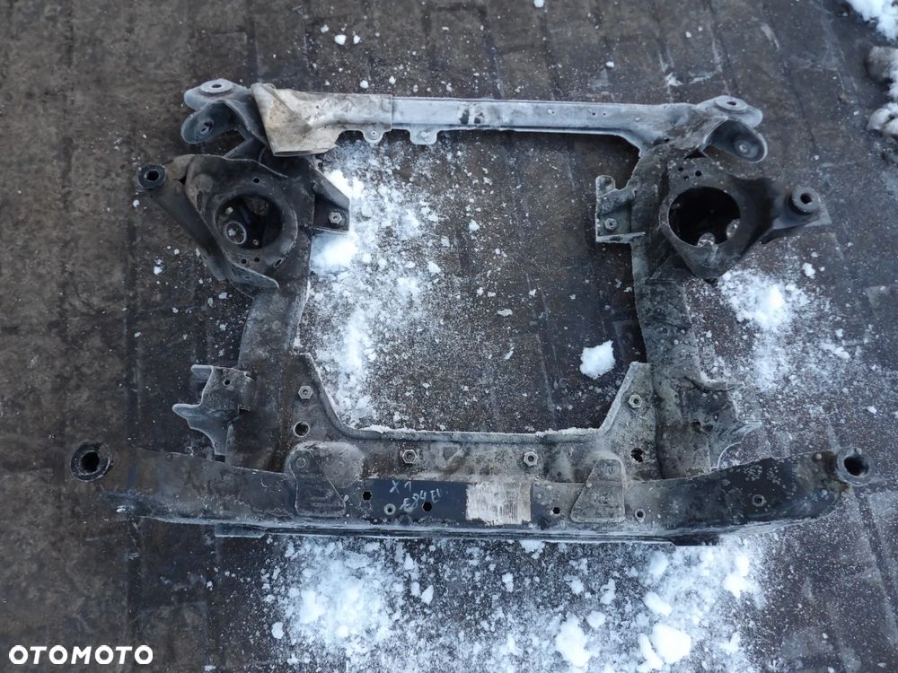 BMW - E84,E90,E91,E92,E93 - WÓZEK , SANKI - XDRIVE - PRZÓD - EUROPA - 1