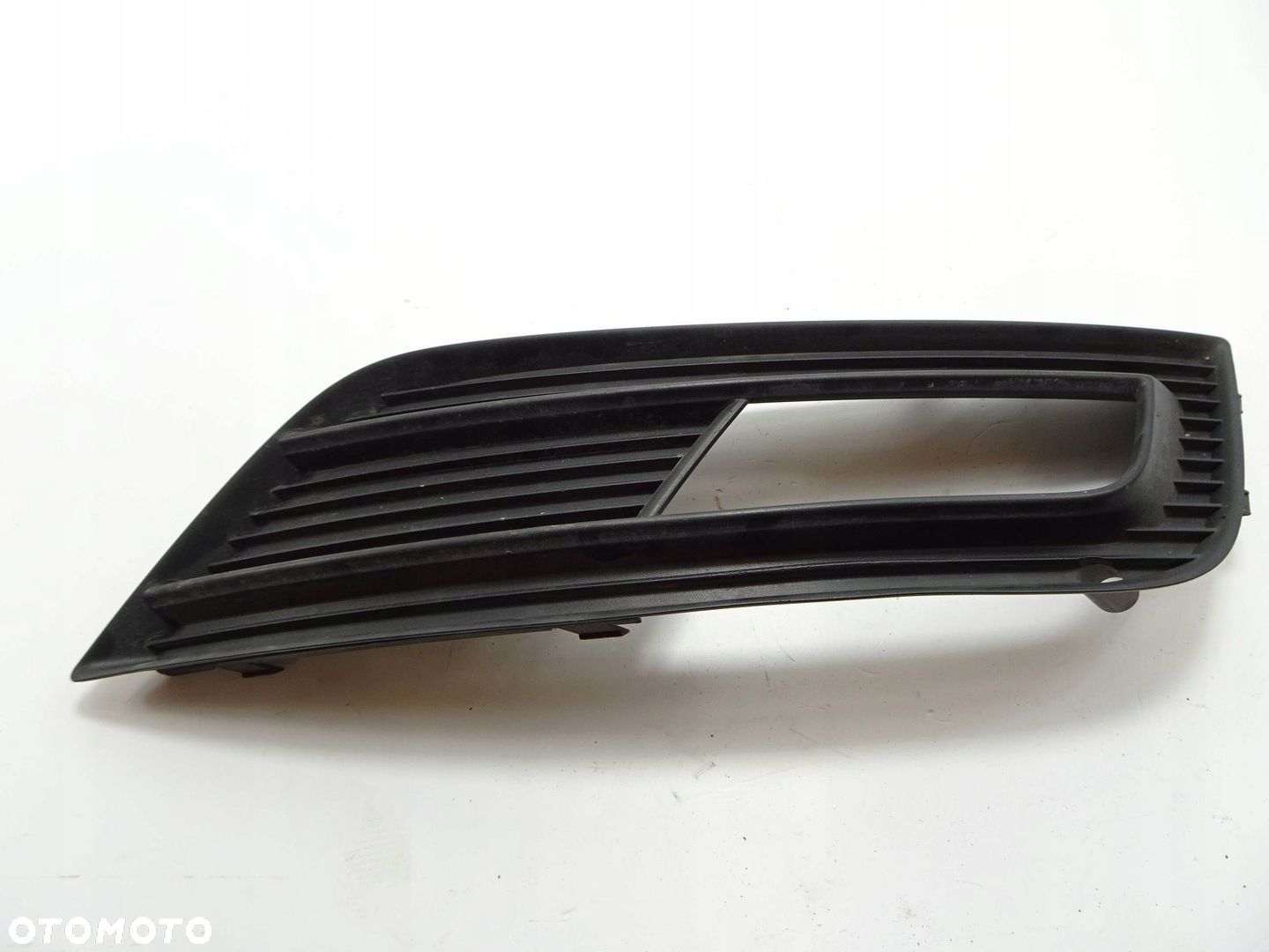 Kratka halogenu PRAWY przód Audi A4 B8 LIFT - 1