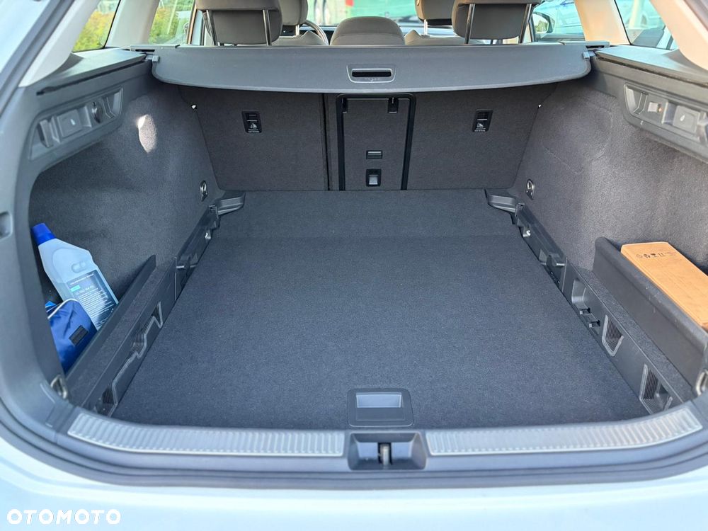 Volkswagen Passat - 9