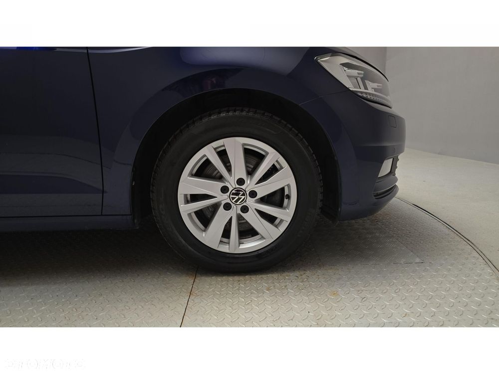 Volkswagen Touran - 25