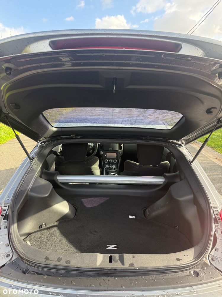 Nissan 370 Z - 5